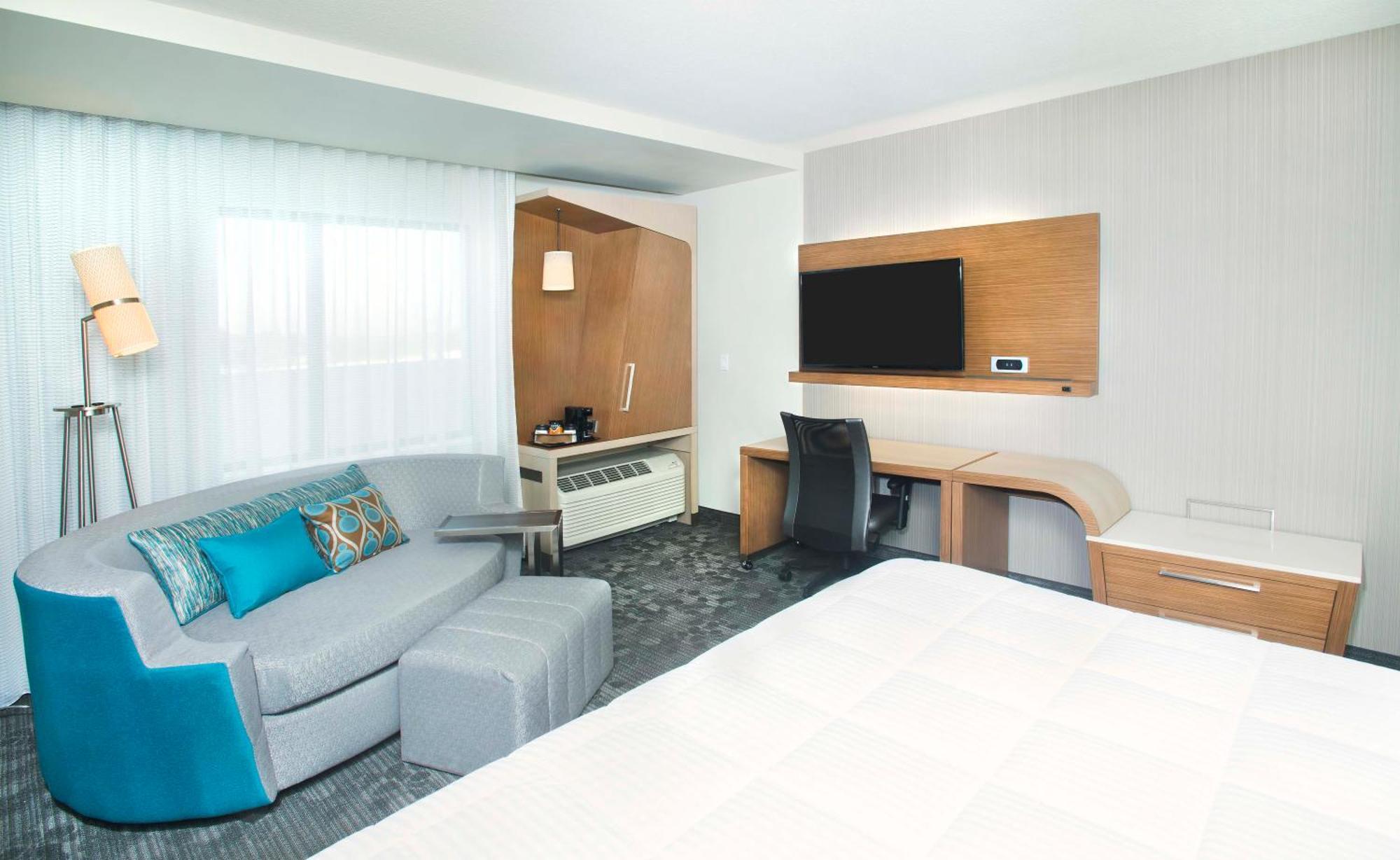Courtyard By Marriott Redwood City Exterior photo