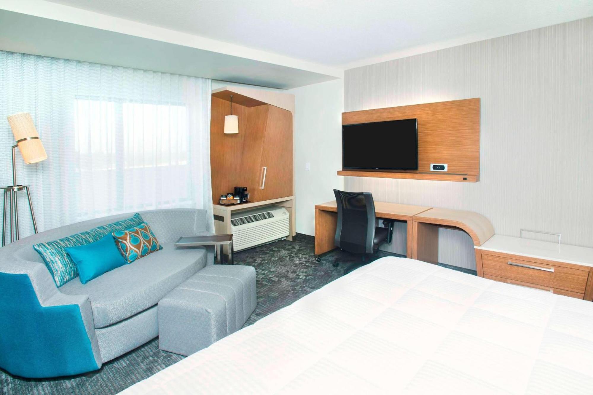 Courtyard By Marriott Redwood City Exterior photo