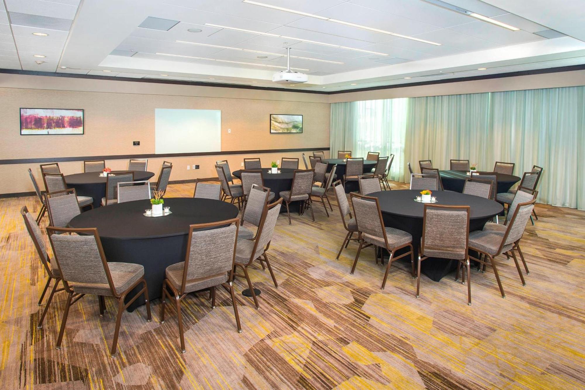 Courtyard By Marriott Redwood City Exterior photo